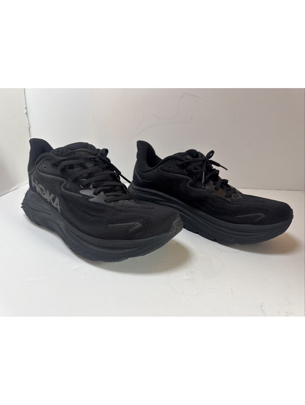 Hoka Clifton 10 Men’s Size 10D Lightweight Cushioned Running Shoes Solid Black